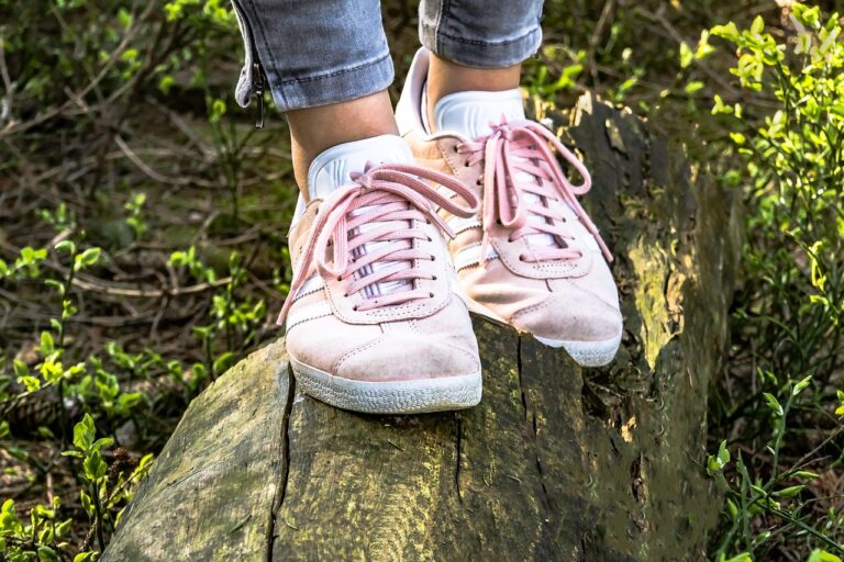 Chaussures été femme confortables : quelles paires choisir pour marcher sans souffrir ?