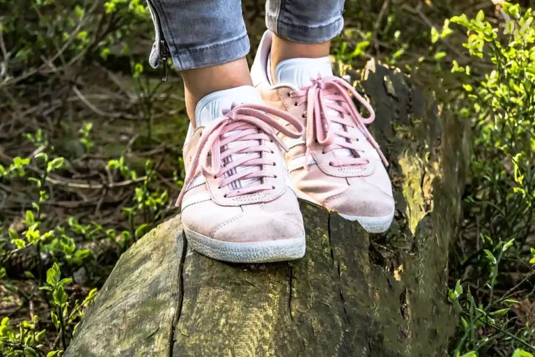 Chaussures été femme confortables : quelles paires choisir pour marcher sans souffrir ?