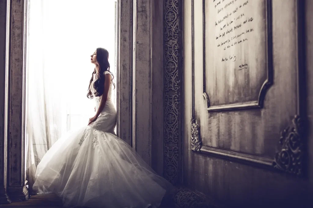 Sélection de tenue mariage invitée femme 2026 avec robe, tailleur et accessoires